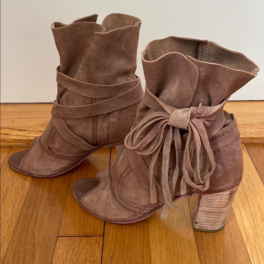 Women's Brown Ankle Boot’s.  From Free People